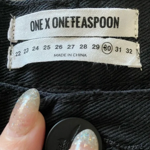 One x One Teaspoon Bandits Frayed Black Shorts SZ 30 NWT Shorts